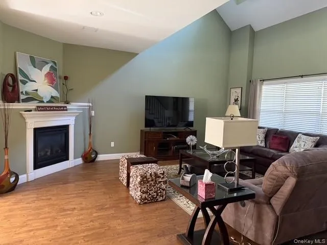 47 Stoneleigh Drive Riverhead, NY 11901