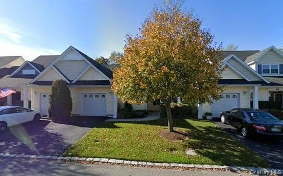 47 Stoneleigh Drive Riverhead, NY 11901