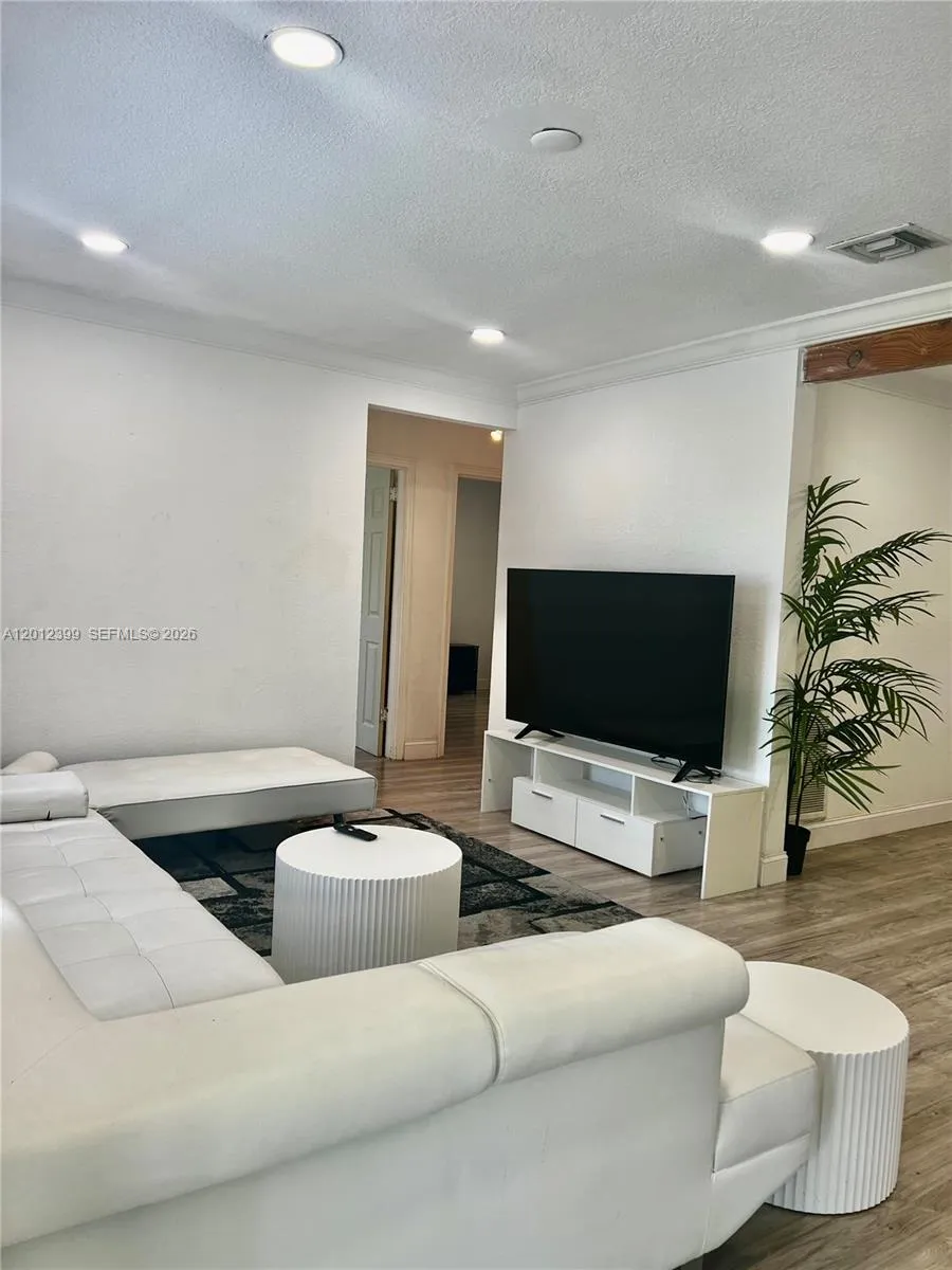 12040 Miami Ave North Miami, FL 33168