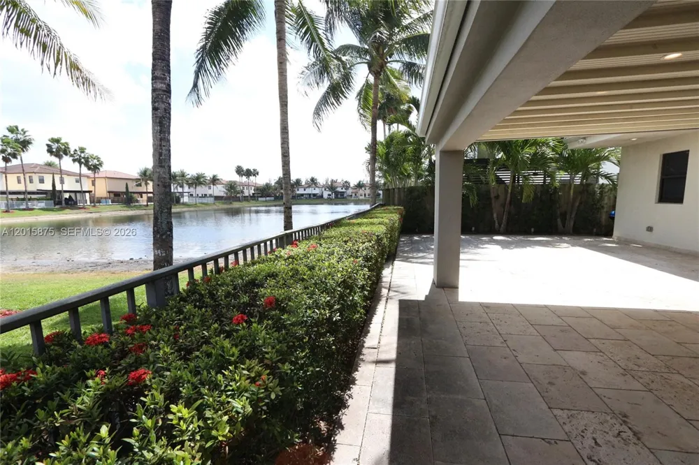 8925 NW 99th Ave Doral, FL 33178