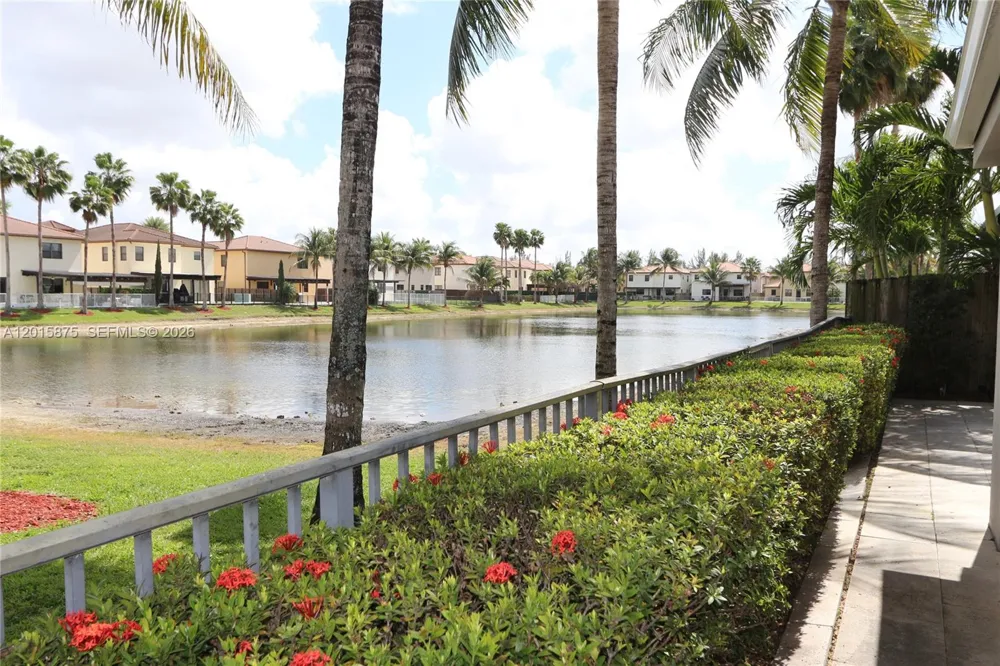 8925 NW 99th Ave Doral, FL 33178
