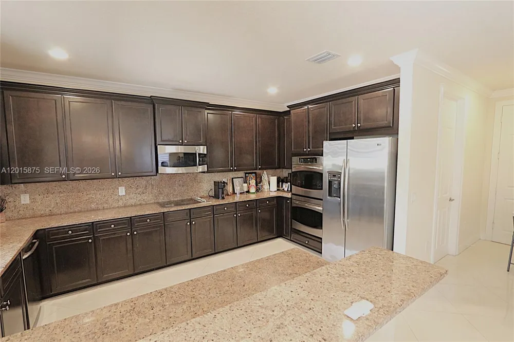 8925 NW 99th Ave Doral, FL 33178