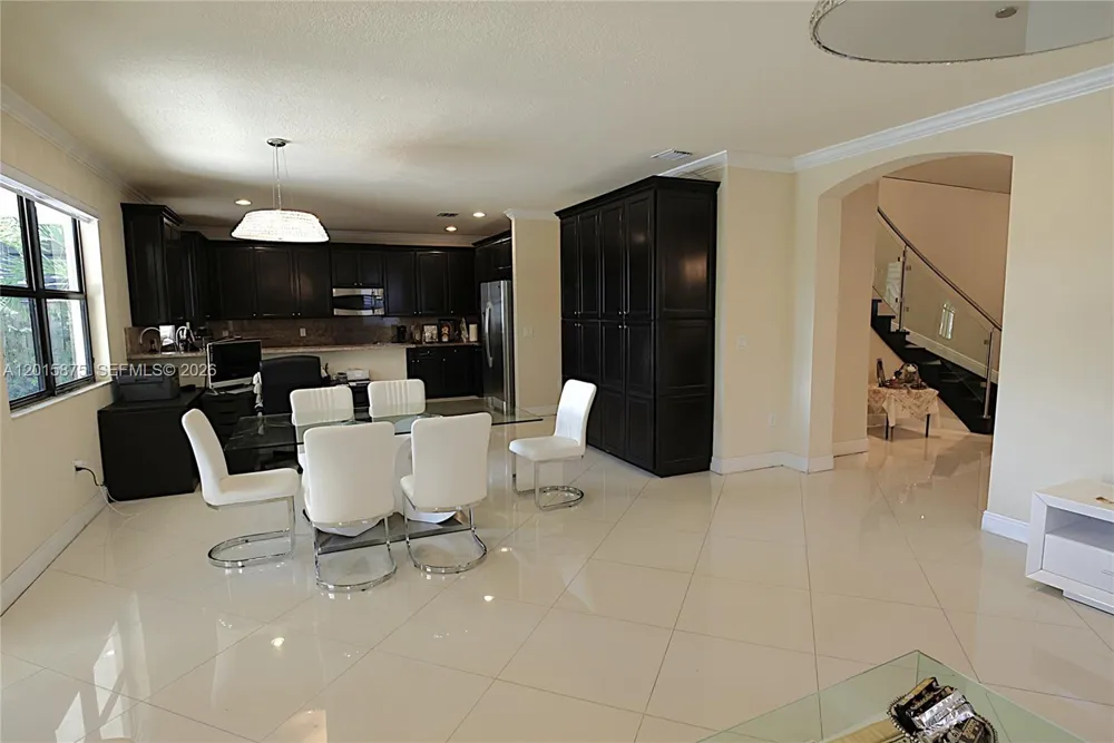 8925 NW 99th Ave Doral, FL 33178