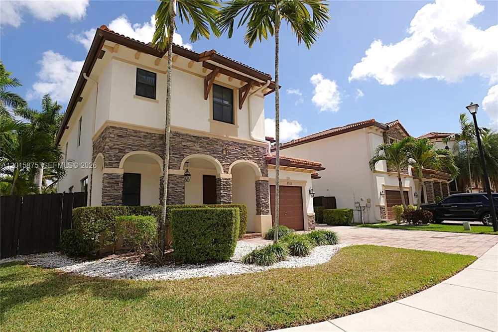 8925 NW 99th Ave Doral, FL 33178