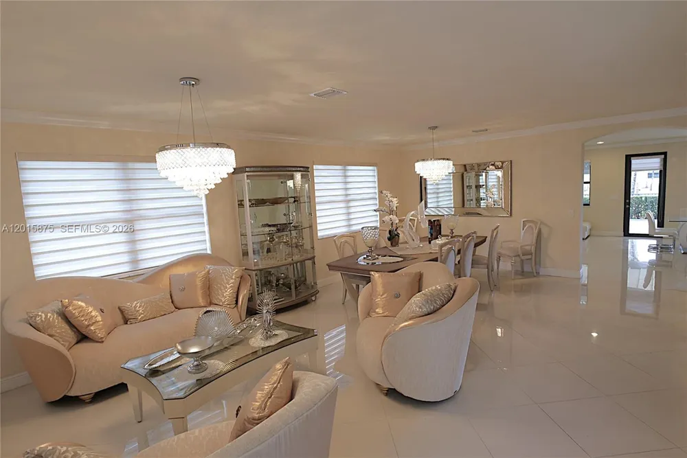 8925 NW 99th Ave Doral, FL 33178