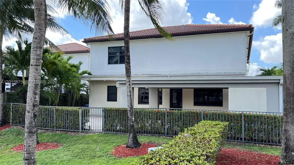 8925 NW 99th Ave Doral, FL 33178