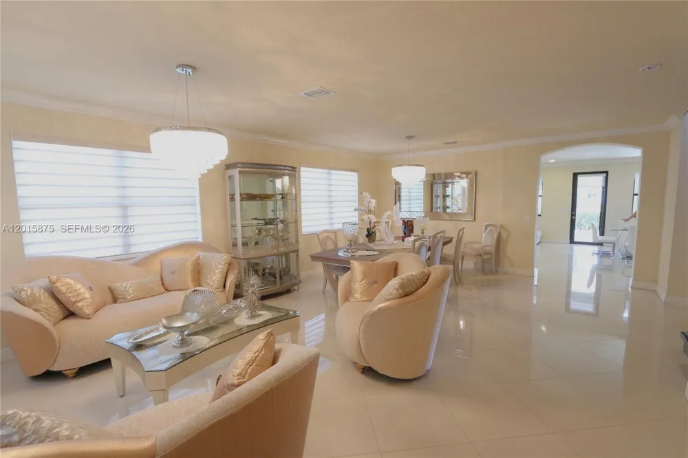 8925 NW 99th Ave Doral, FL 33178