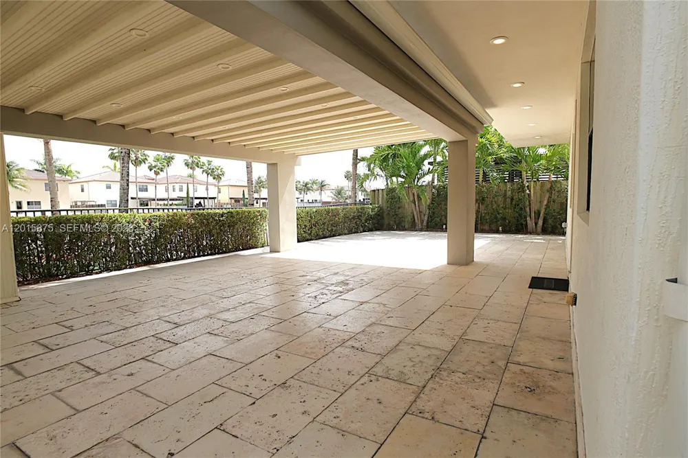 8925 NW 99th Ave Doral, FL 33178