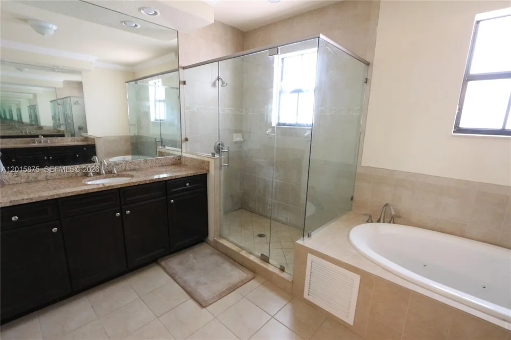 8925 NW 99th Ave Doral, FL 33178