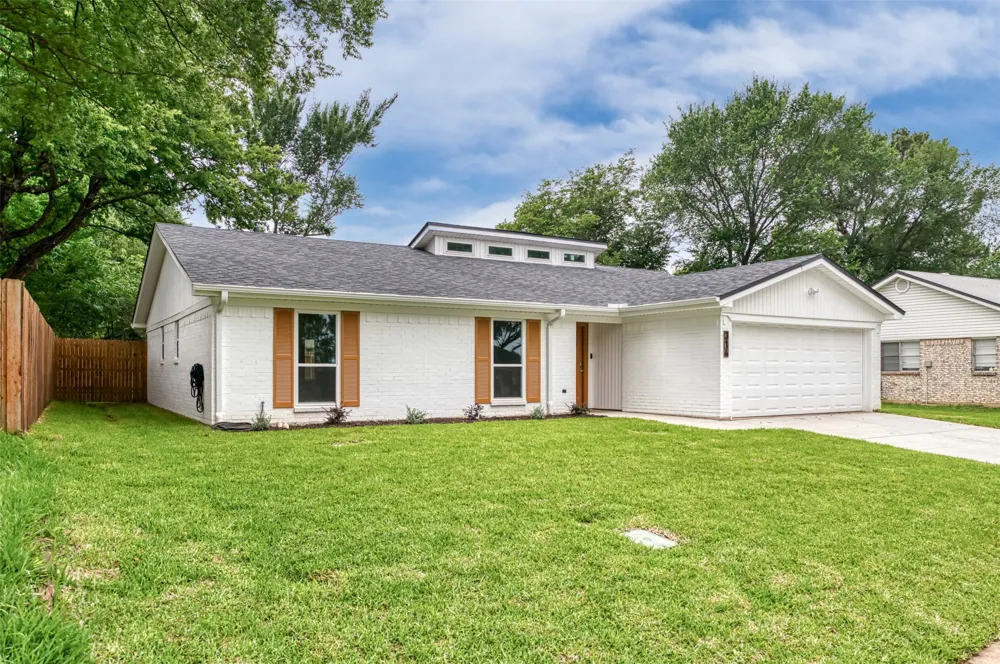 314 Sixpence Lane Euless, TX 76039