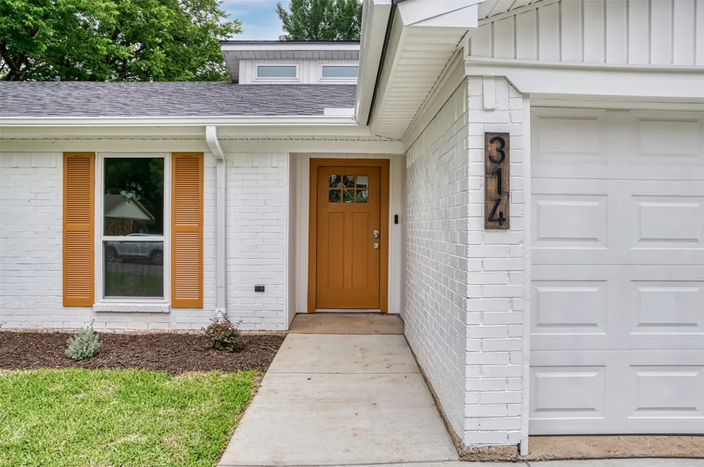 314 Sixpence Lane Euless, TX 76039