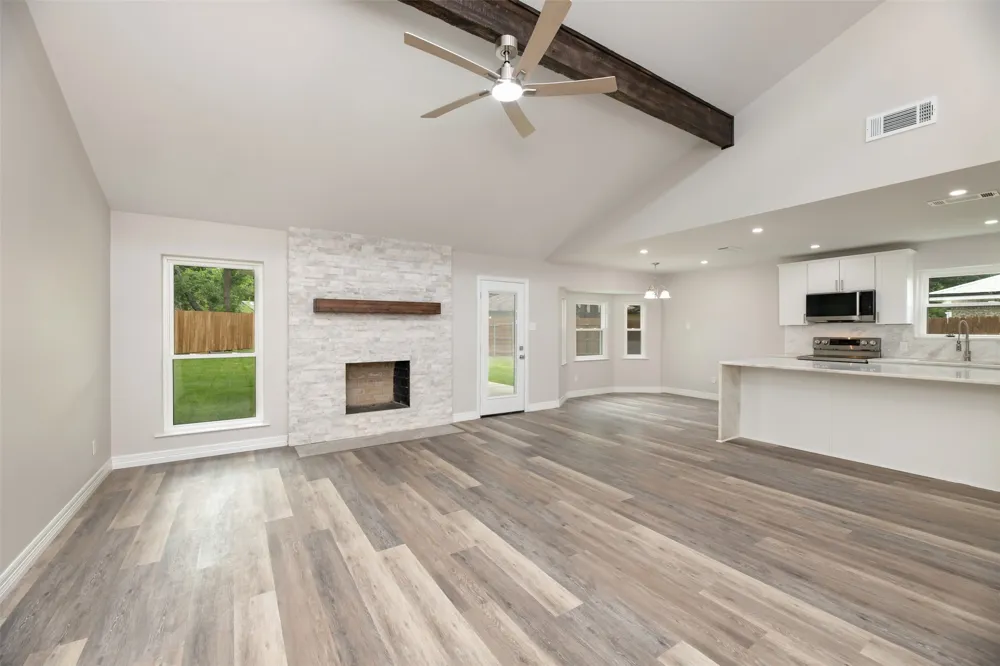 314 Sixpence Lane Euless, TX 76039