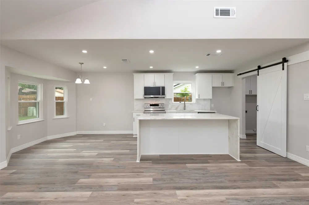 314 Sixpence Lane Euless, TX 76039