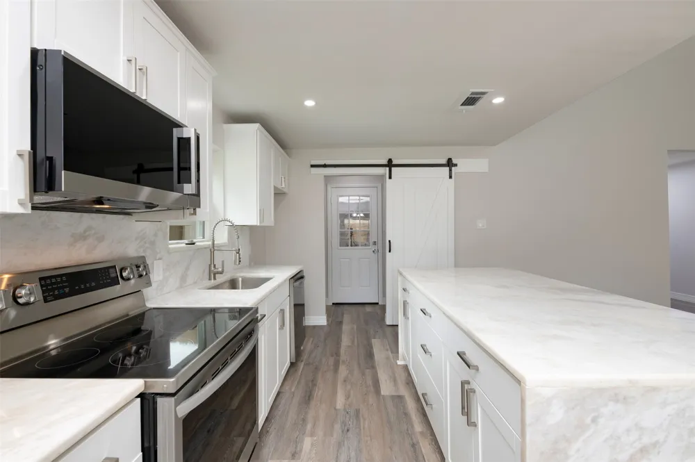 314 Sixpence Lane Euless, TX 76039