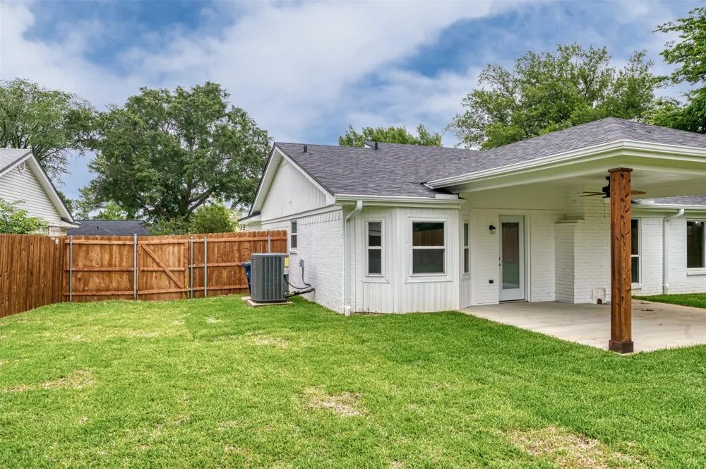 314 Sixpence Lane Euless, TX 76039