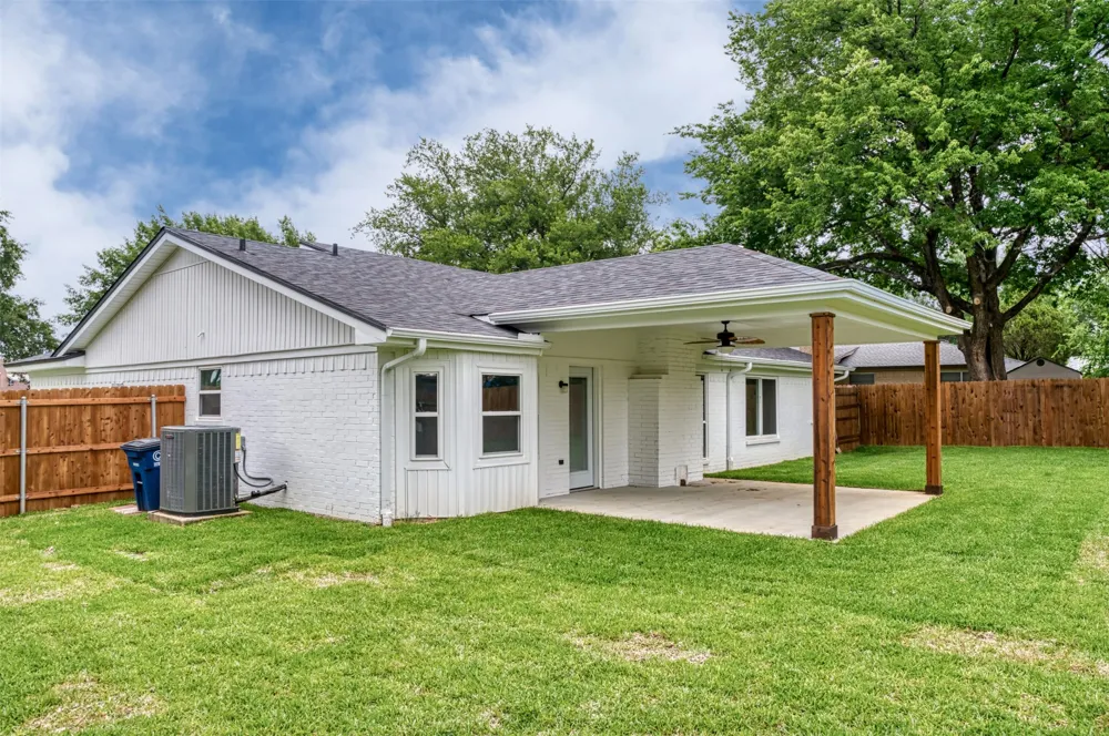 314 Sixpence Lane Euless, TX 76039