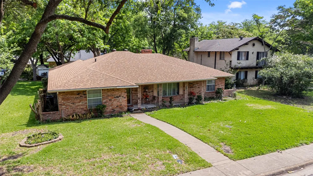 1209 Hanna Circle DeSoto, TX 75115