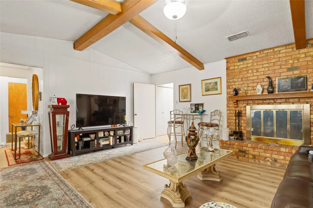 1209 Hanna Circle DeSoto, TX 75115