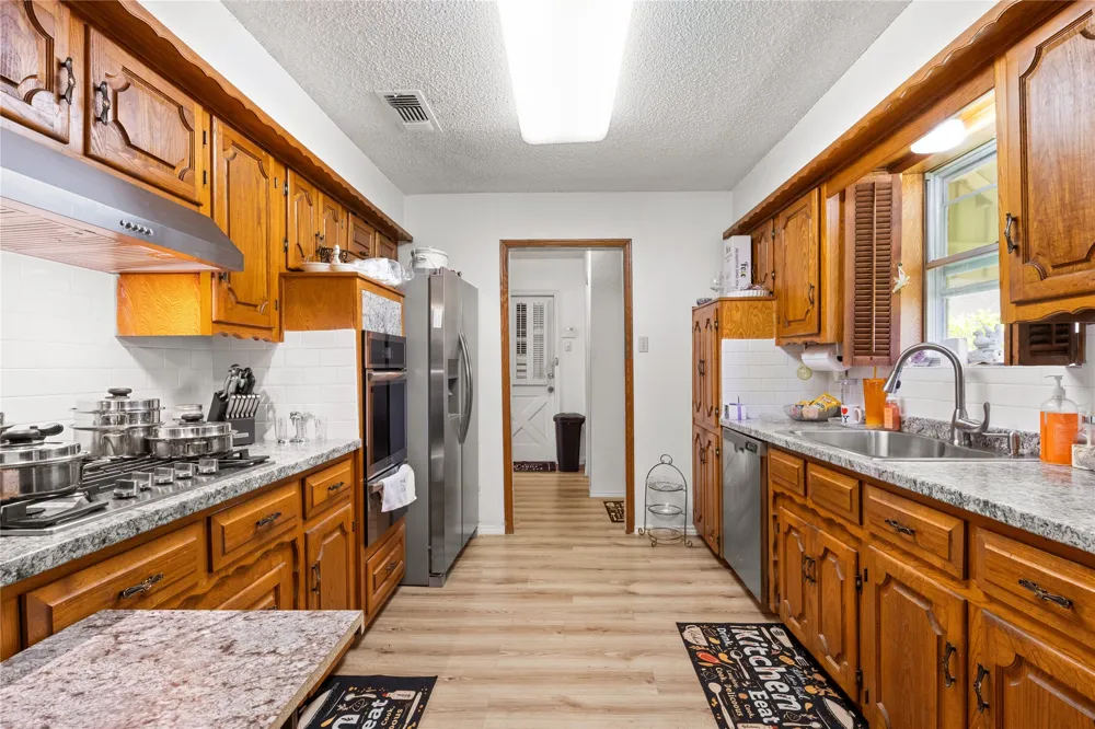 1209 Hanna Circle DeSoto, TX 75115