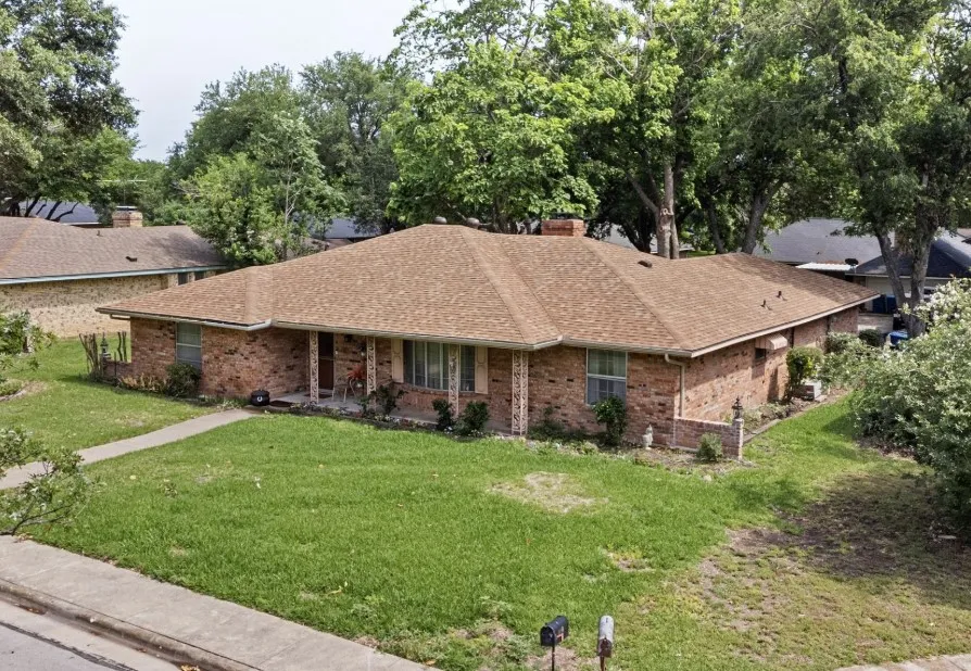 1209 Hanna Circle DeSoto, TX 75115
