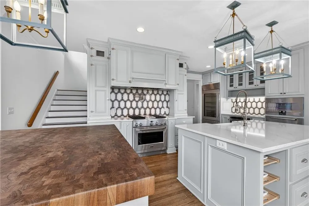1027 Hunters Trace Big Canoe, GA 30143