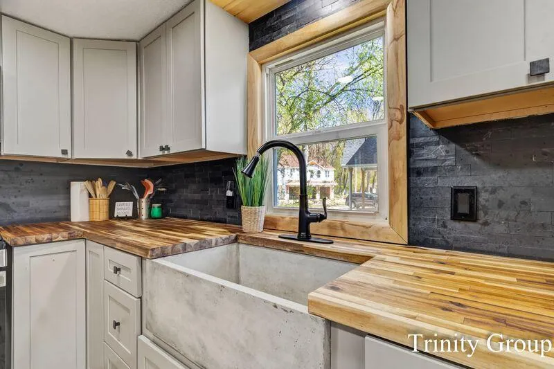 7615 S Croton Hardy Drive Croton Township, MI 49337