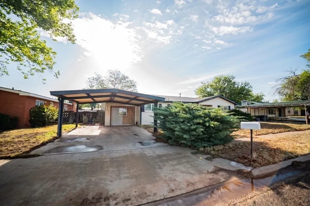 1106 Avenue F Denver City, TX 79323