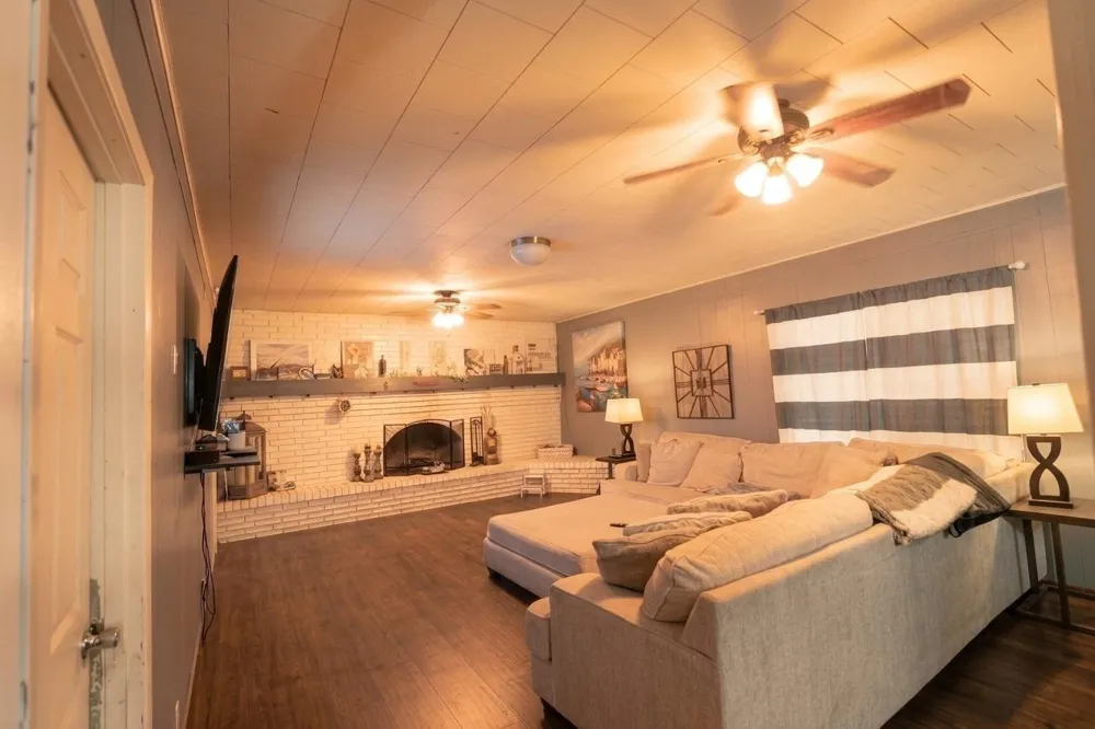 1106 Avenue F Denver City, TX 79323