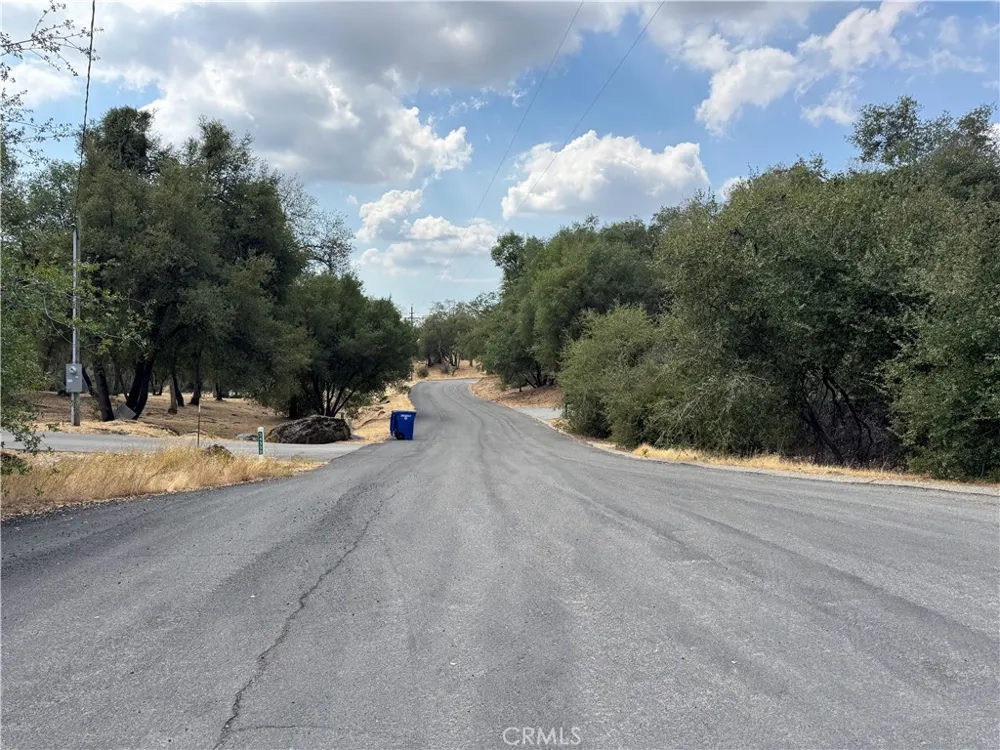 2 AC Summerhill LN Coarsegold, CA 93614