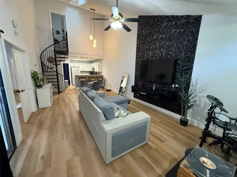 1812 Adventure Pl #1812