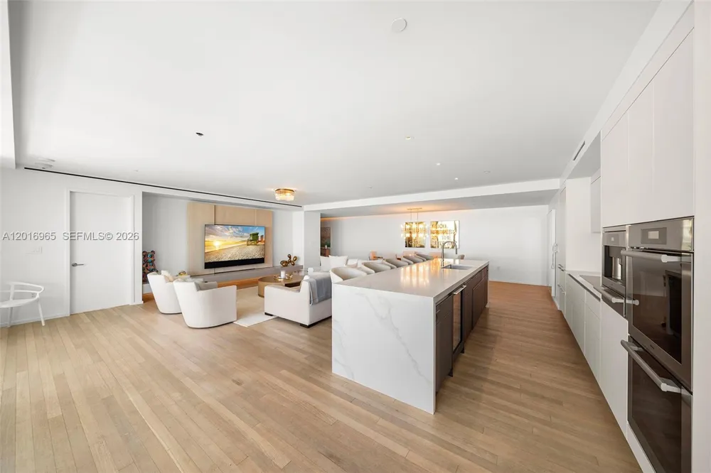 2901 Collins Ave #901 Miami Beach, FL 33140