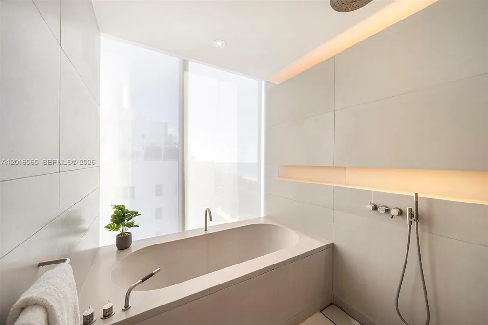 2901 Collins Ave #901 Miami Beach, FL 33140