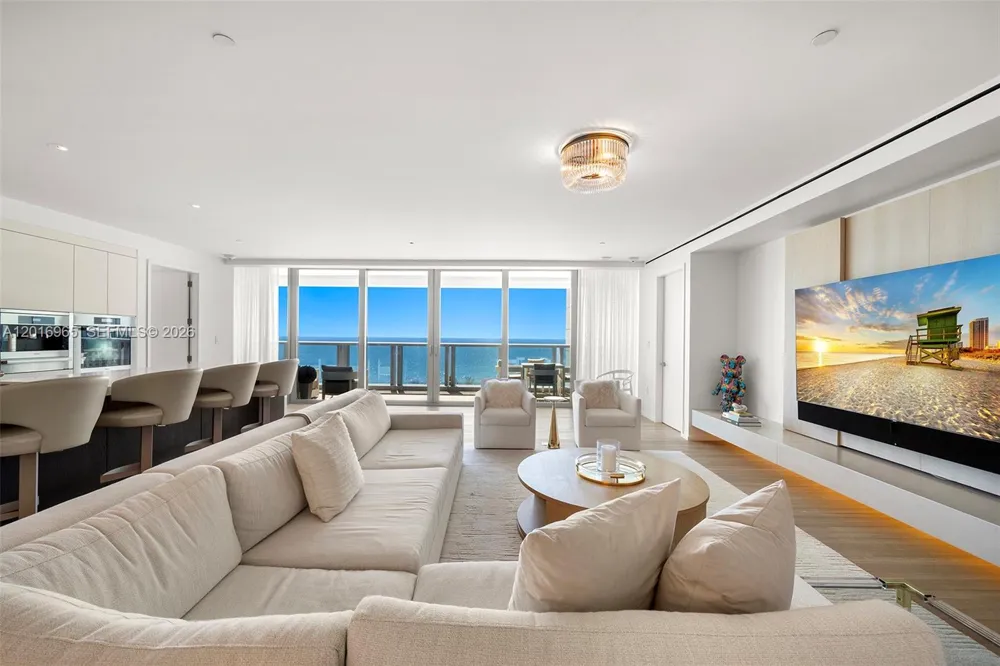 2901 Collins Ave #901 Miami Beach, FL 33140