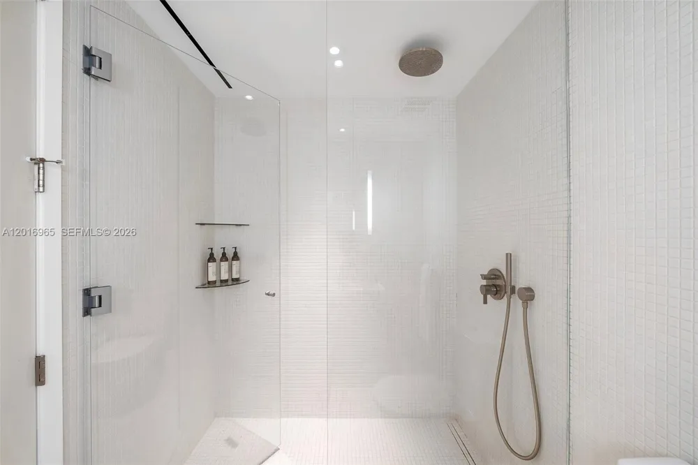 2901 Collins Ave #901 Miami Beach, FL 33140