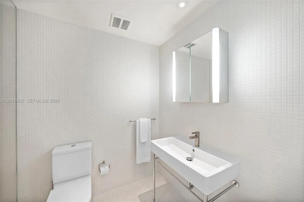 2901 Collins Ave #901 Miami Beach, FL 33140