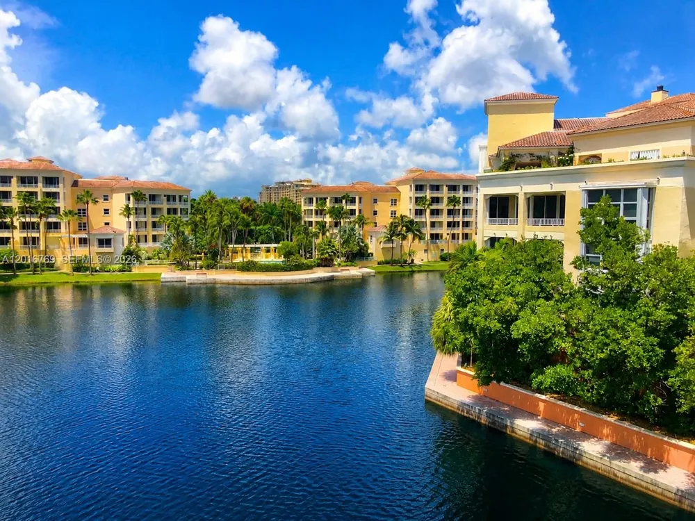 737 Crandon Blvd #402 Key Biscayne, FL 33149