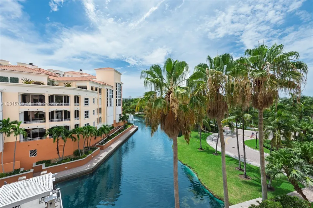 737 Crandon Blvd #402 Key Biscayne, FL 33149
