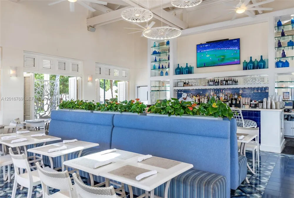 737 Crandon Blvd #402 Key Biscayne, FL 33149