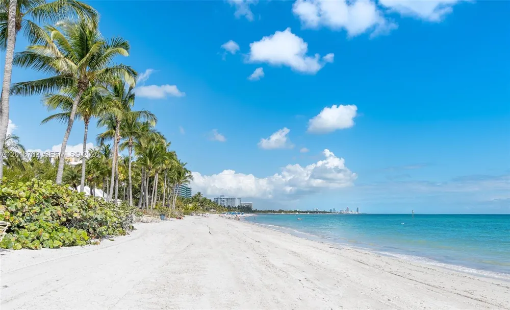 737 Crandon Blvd #402 Key Biscayne, FL 33149