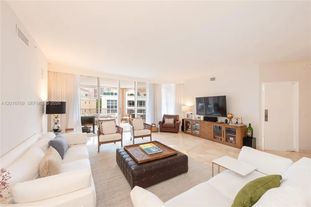 737 Crandon Blvd #402 Key Biscayne, FL 33149
