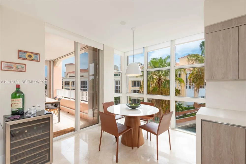 737 Crandon Blvd #402 Key Biscayne, FL 33149