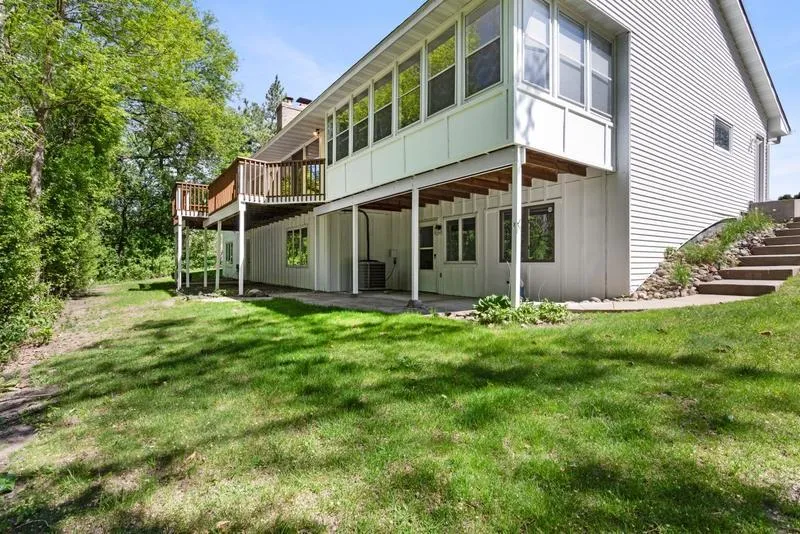 1948 Crown Point Drive Mendota Heights, MN 55118