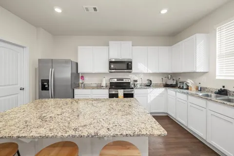 335 JON JEFF DRIVE NW