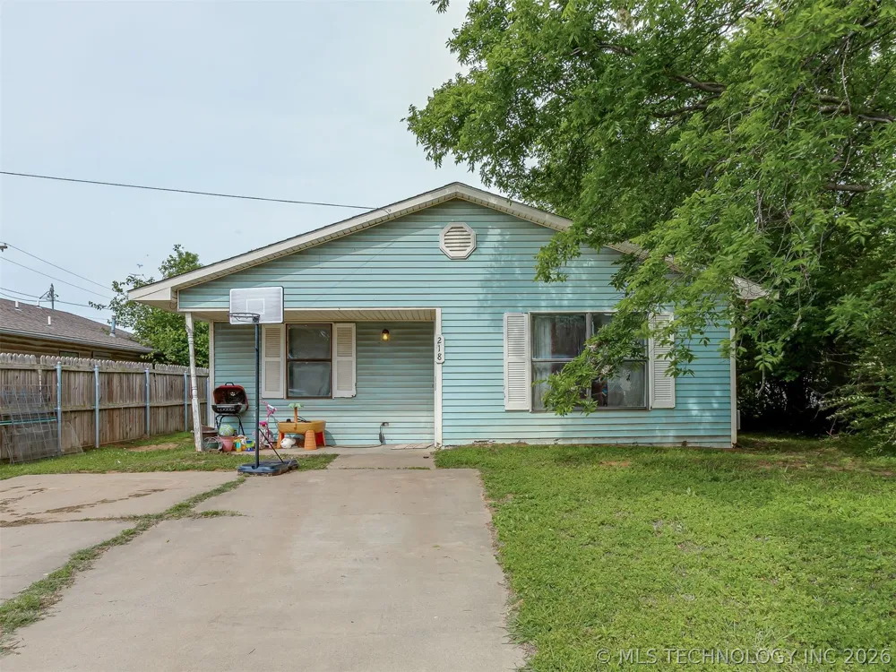 218 S 3rd Avenue Stroud, OK 74079