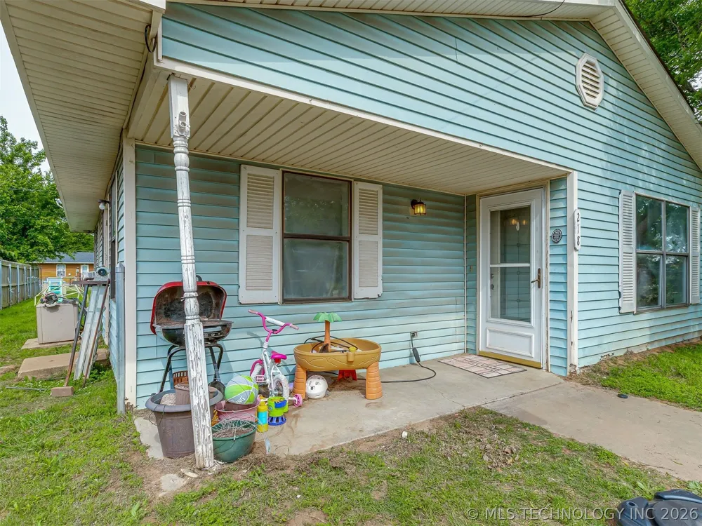 218 S 3rd Avenue Stroud, OK 74079