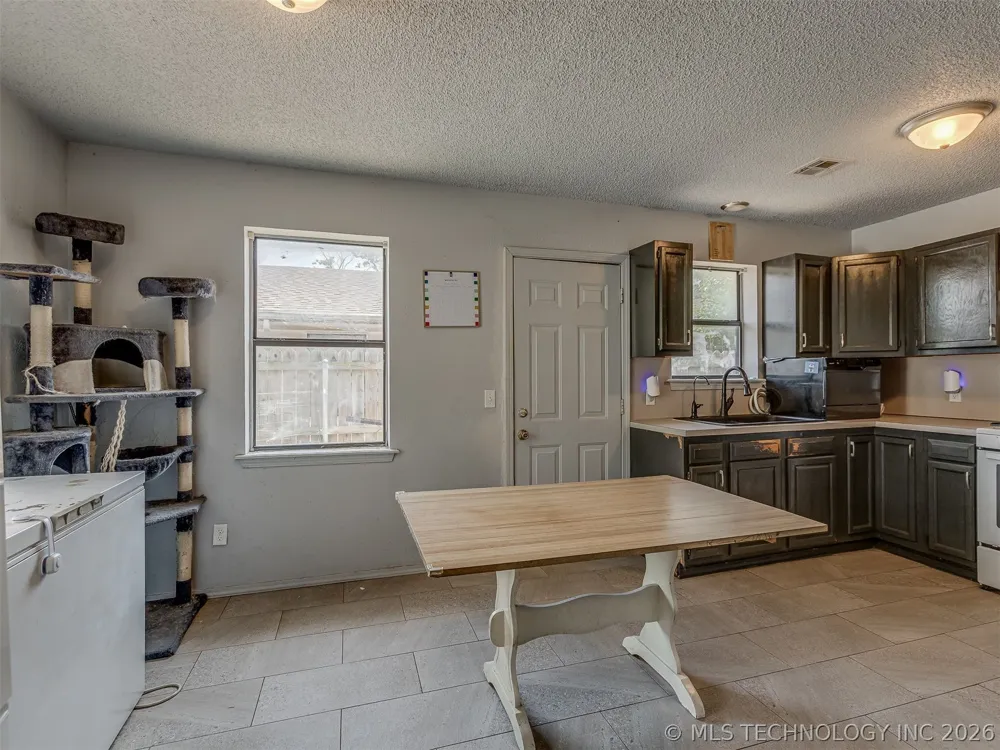 218 S 3rd Avenue Stroud, OK 74079