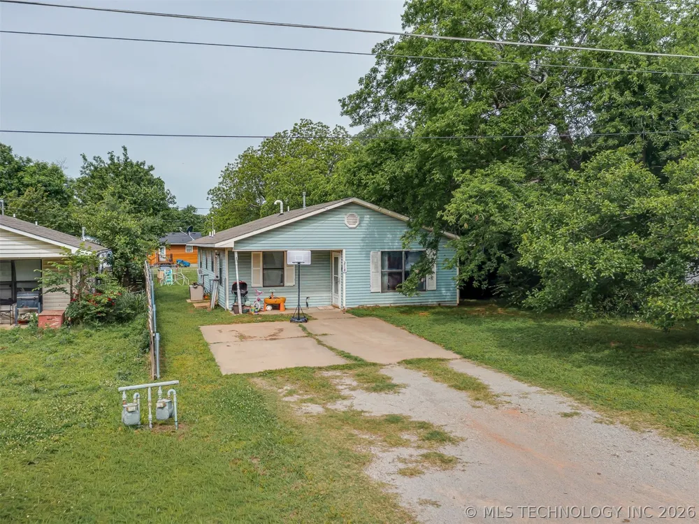 218 S 3rd Avenue Stroud, OK 74079