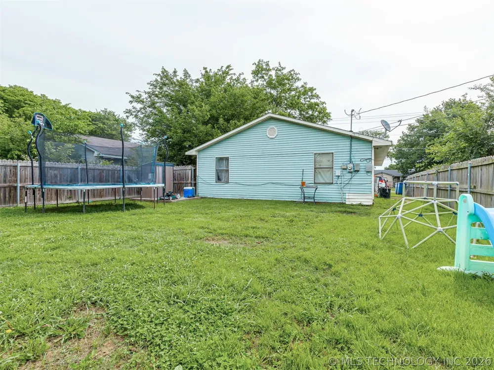 218 S 3rd Avenue Stroud, OK 74079
