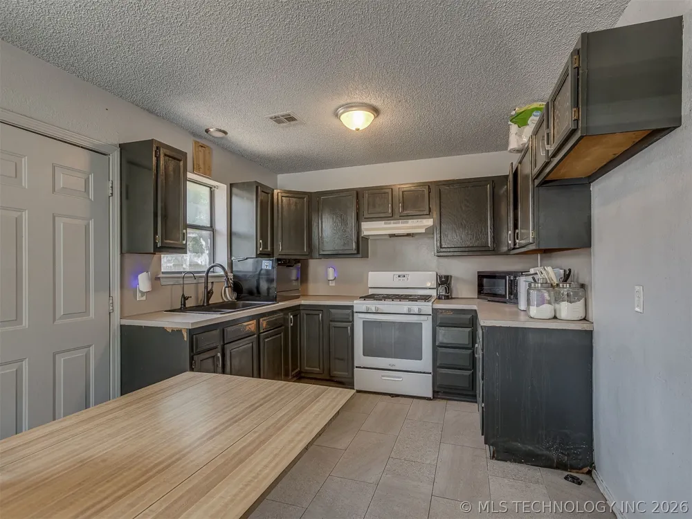 218 S 3rd Avenue Stroud, OK 74079