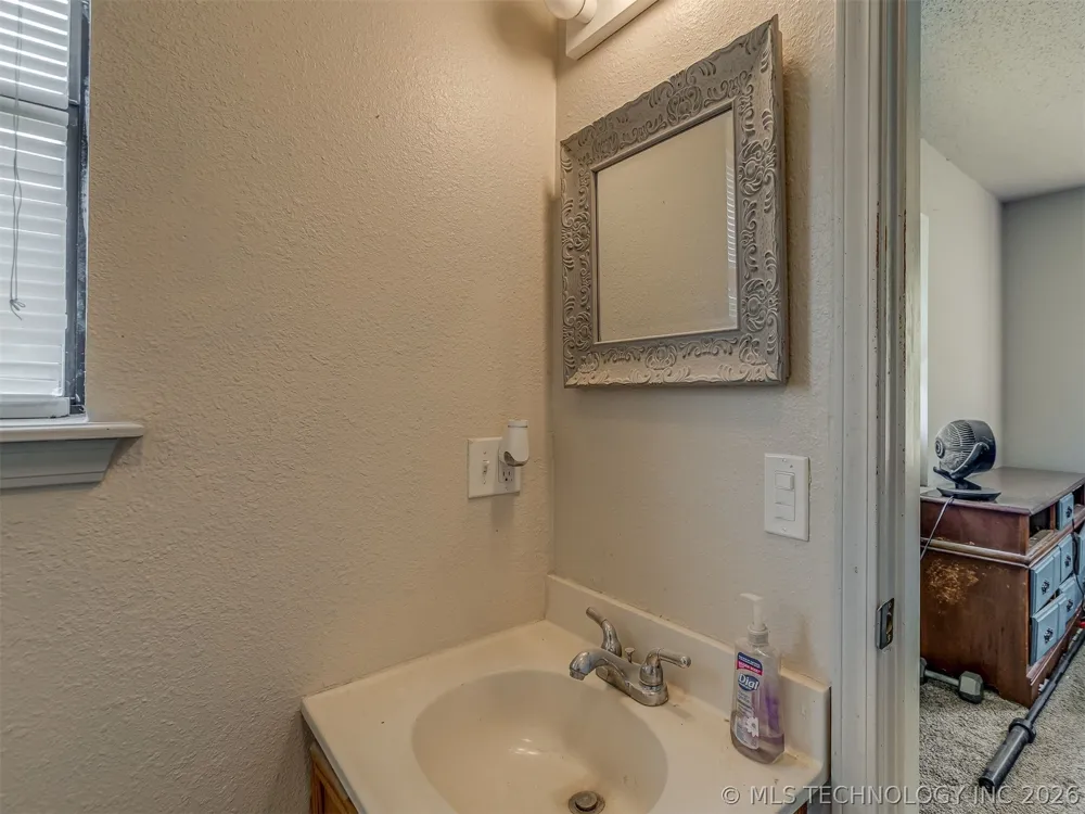 218 S 3rd Avenue Stroud, OK 74079